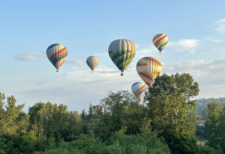 1-Hour Hot Air Balloon Flight Over Tuscany from Lucca - VIP ballooning details that make the flight feel more personal