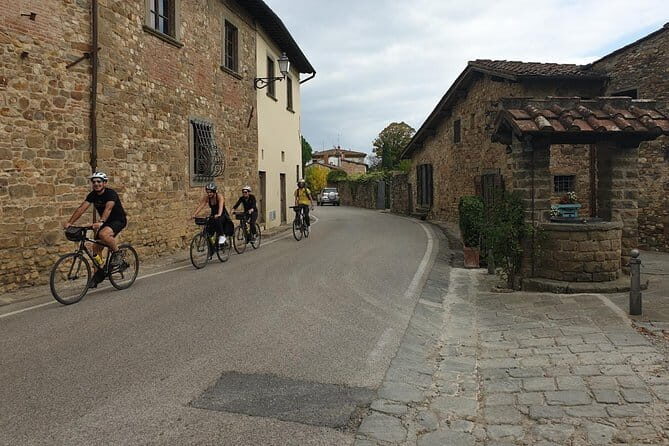 2-Day E-Bike Tuscany Tour with Meals, Wineries, and Farmstay - Who this e-bike Tuscany tour is perfect for