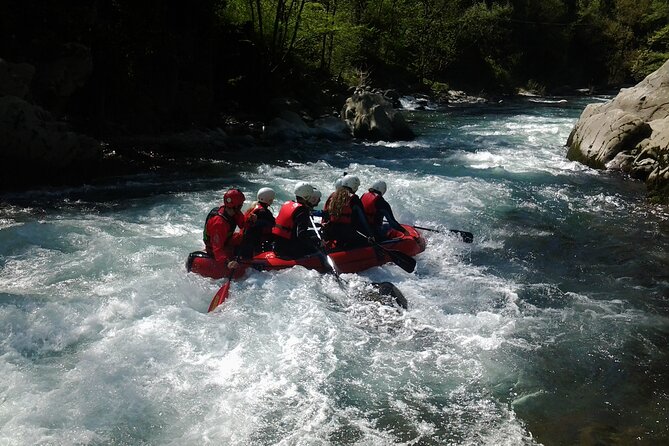 3-Hour Adrenaline Rafting on the Lima River in Bagni di Lucca - The included gear: why it matters more than you think