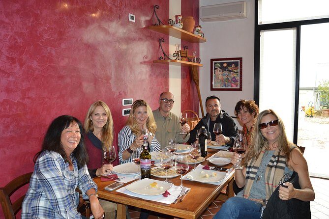 4 Wines Tasting with 2 Tuscan Cheeses & Tour at the winery - Arriving at Via di Perseto: a quick Tuscany escape from Florence