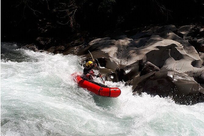 Adrenaline kayaking on the Lima and Serchio rivers in Bagni di Lucca - Gear and clothing: what’s included, what to bring
