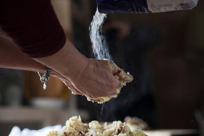 Authentic Culinary Experience in a Tuscan Family Estate - Morning arrival at 10:00: coffee, vanilla tea, and the day’s flow