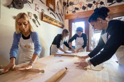 Authentic Tuscan Cooking Class & Winery Tour in San Gimignano - Getting to Località Casale, 26 Without Losing Time