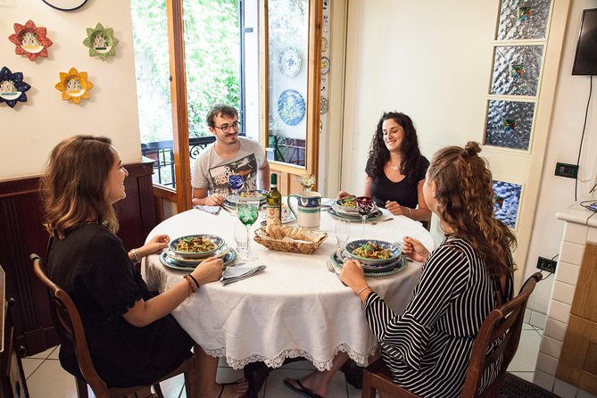 Cesarine: Small group Pasta and Tiramisu class in Montepulciano - Eating the Meal: Prosecco, Local Wines, and a Proper Sit-Down