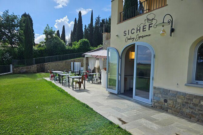 Chianti - Pizza and Tiramisu Course for Only Small Groups - Eating time: tasting your pizza and tiramisù with beer or wine