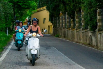 Chianti Vespa Tour with Lunch from Florence & E-car Option - The Drive Out of Florence: A Reset Before the Ride