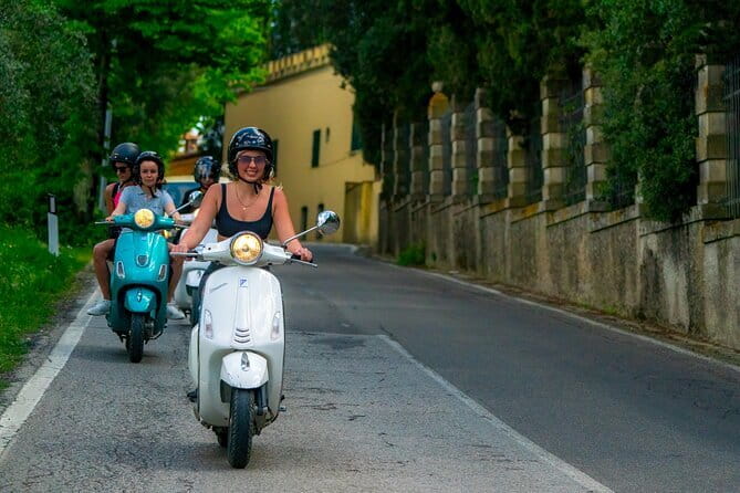 Chianti Vespa Tour with Lunch from Florence & E-car Option - The Drive Out of Florence: A Reset Before the Ride