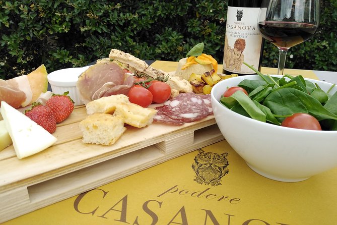 Enjoy a meal with wine tasting in the vineyard of Podere Casanova - How to get the best night from start to finish