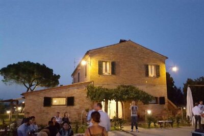 Enjoy a meal with wine tasting in the vineyard of Podere Casanova - The menu: Tuscan staples, with wine that’s meant to match