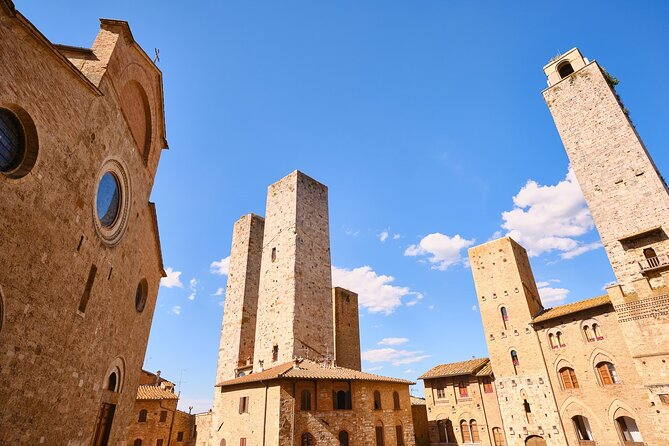 Exclusive Siena and San Gimignano Tour & Chianti Wine Experience - Piazza Salimbeni: A Short Stop With Big “City Money” Energy