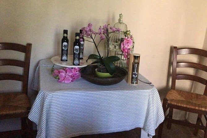 Extra Virgin Olive Oil Experience - Harvest to pressing: the production steps that explain the bottle