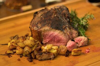 Fiorentina Steak Dinner & Wine Tasting - From Tuscan appetizers to lasagna with truffle: the dinner rhythm