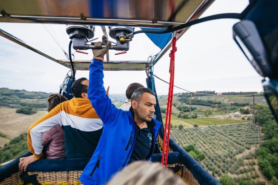 Florence: Balloon Flight Over Tuscany - Landing champagne and breakfast: why this part matters more than you think