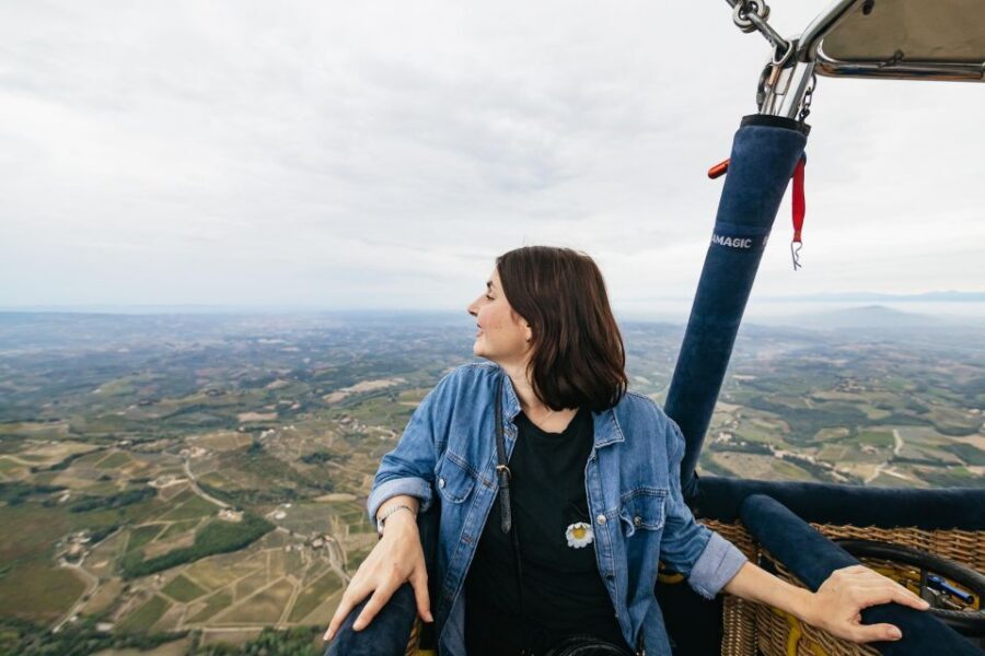 Florence: Balloon Flight Over Tuscany - The short drive to the field: how the 10-minute SUV ride fits the big picture