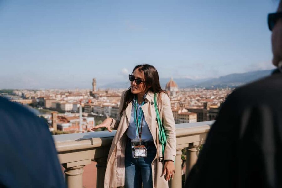 Florence: Best of Tuscany – Siena, Chianti & San Gimignano - San Gimignano Towers: Guided Walk Plus Time to Shop Your Own Way