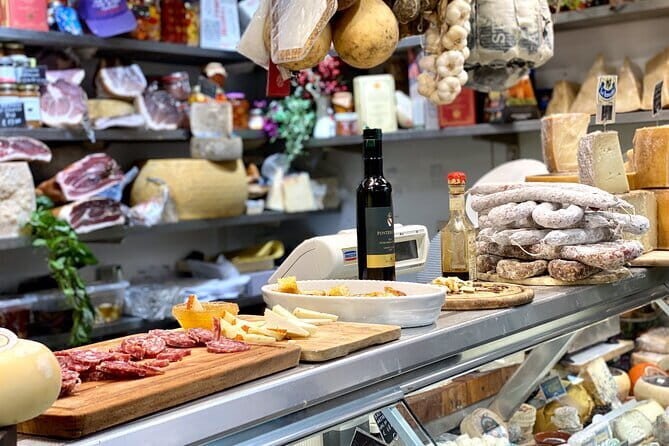 Florence Evening Food Tour with Florentine Steak & Tuscan Wine - Gelato finale: a lighter artisan scoop and a calm end point