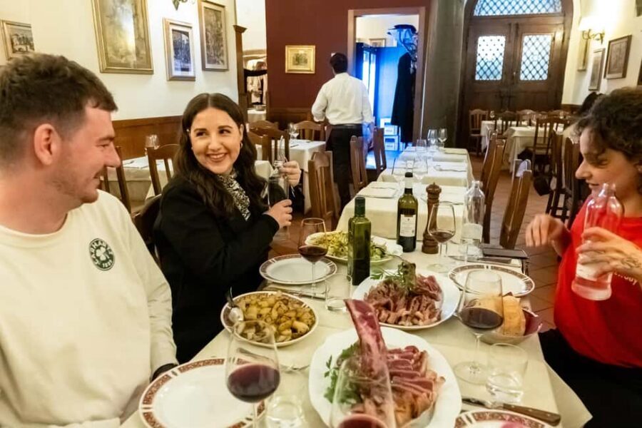 Florence: Food Walking Tour with Local Steak and Tuscan Wine - Ponte Vecchio Photo Moment: History You Can See in One Minute