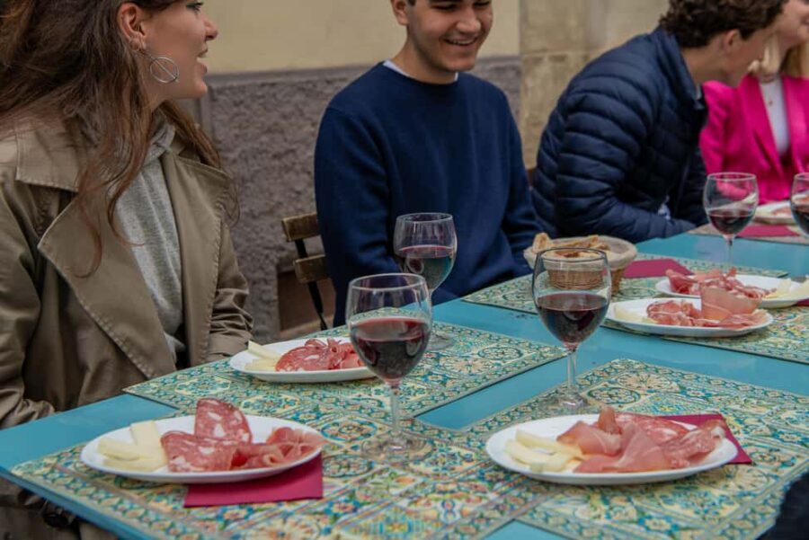Florence: Guided Food Walking Tour with Tuscan Classics - Meeting at Schiaccia Passera: the start point and what it signals
