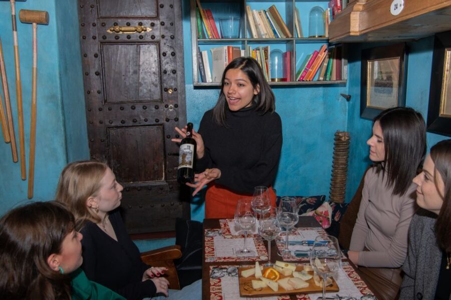 Florence: Guided Food Walking Tour with Tuscan Classics - Why the guide stories make the food taste better