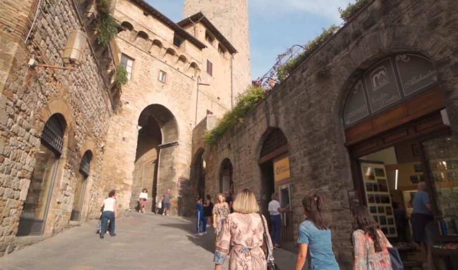 Florence: Pisa, Siena, S. Gimignano, Chianti Wine & Lunch - San Gimignano’s UNESCO towers: where the day can feel tight