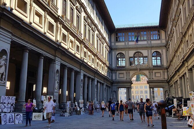 Florence sightseeing and Wine Tour Tuscany English private driver - Signoria, Palazzo Vecchio, and Medici power passing by