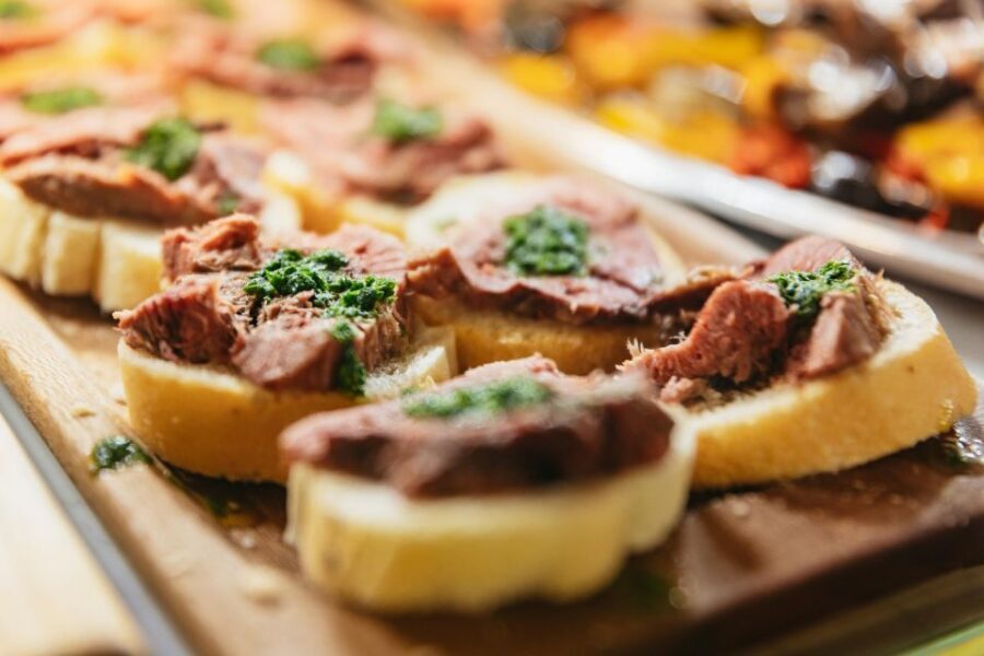 Florence: Tuscan Food and Wine Guided Walking Tour - Wine tasting in the heart of the city
