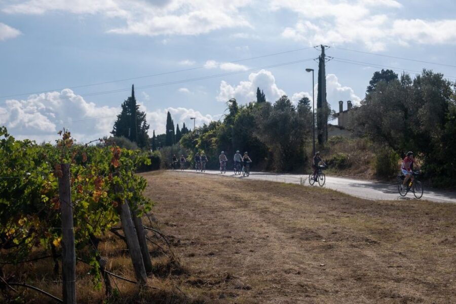 Florence: Tuscany Countryside Guided E-Bike Tour with Lunch - Riding out of the city: viewpoint stop, villages, and olive orchards