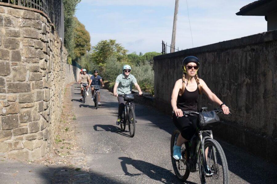 Florence: Tuscany Countryside Guided E-Bike Tour with Lunch - Chianti hills on an e-bike: how the tour keeps the day fun