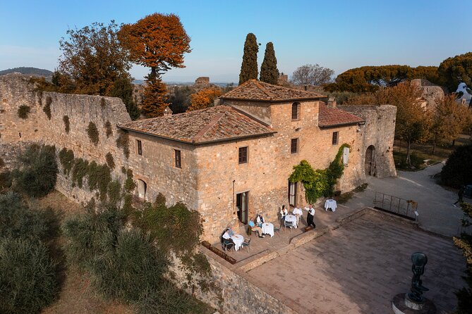 Food and Wine Lesson and Wine Tasting in San Gimignano - Pairing typical local products with what you’re tasting