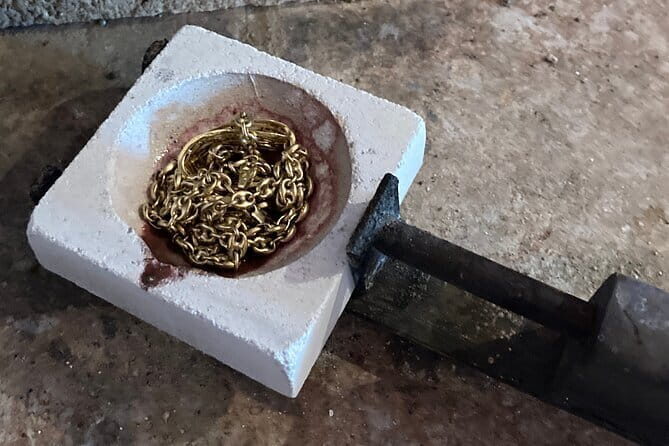 Forge your own wedding rings or friendship rings in Tuscany - Forging silver in Tuscany: what the experience actually feels like