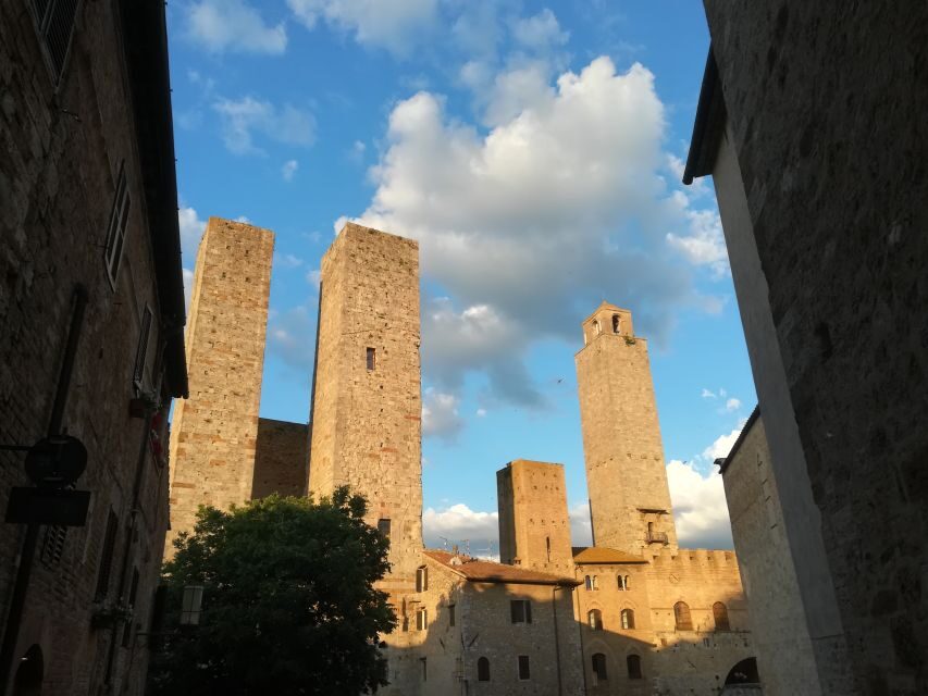 From Siena: Chianti and San Gimignano Sunset Tour - San Gimignano at Sunset: Towers, Streets, Squares, and Boutique Stops