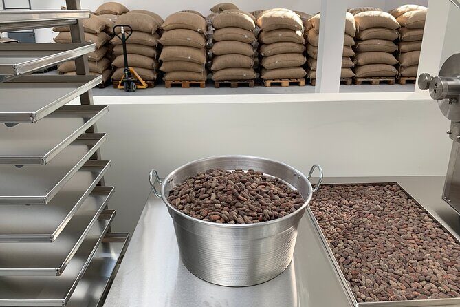 Guided tour of the Artisan Chocolate Factory in Tuscany - Key things you’ll notice on this Tuscany chocolate tour