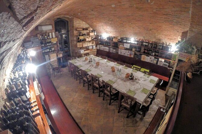 Italian Wine Tasting with Professional Sommelier in Montepulciano - Snacks, water, and olive oil: the underrated part