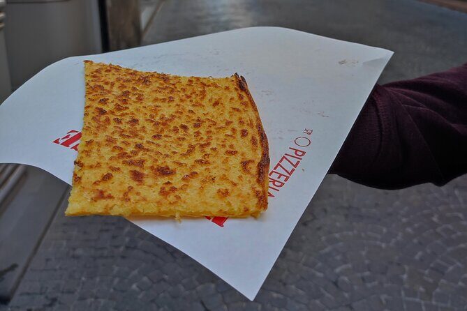 Lucca’s Ultimate Food Tour: Full Tuscan Meal by Do Eat Better - Piazza Anfiteatro: the Roman-shaped pause between tastings