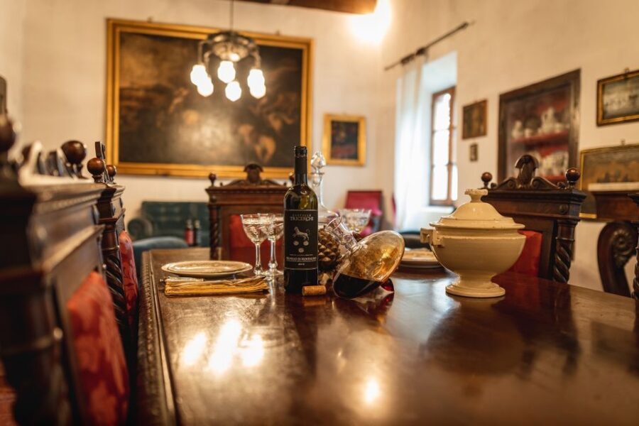 Montalcino: Brunello Wine Tasting & Lunch in a Tuscan Castle - Castello Tricerchi and Montalcino: getting there on time