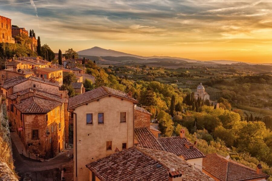 Montalcino: Castle and Vineyards Tour with Tasting - Small group pacing: what 1 hour really means