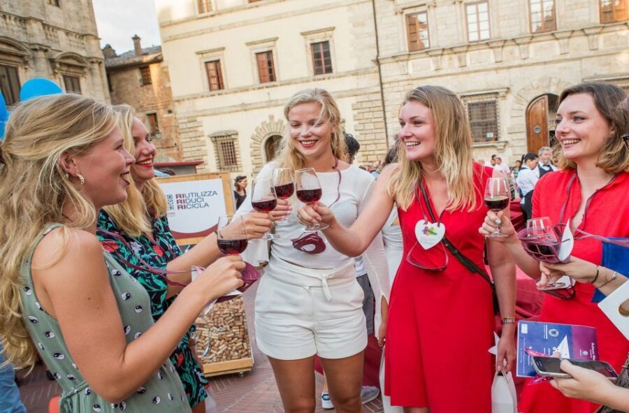 Montepulciano: Guided Wine Tasting Tour with Lunch - Piazza Grande Meeting Point: Why Starting in the Center Helps