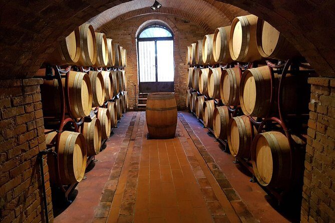 Montepulciano Noble Wines tour in Tuscany from Rome - Pienza: smaller town, bigger view payoff