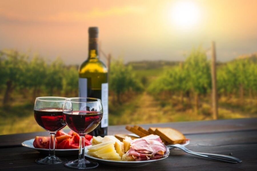 Montepulciano: Winery Tour, Tasting, and Vineyard Picnic - Wine tasting hour: how to enjoy the pours like you mean it