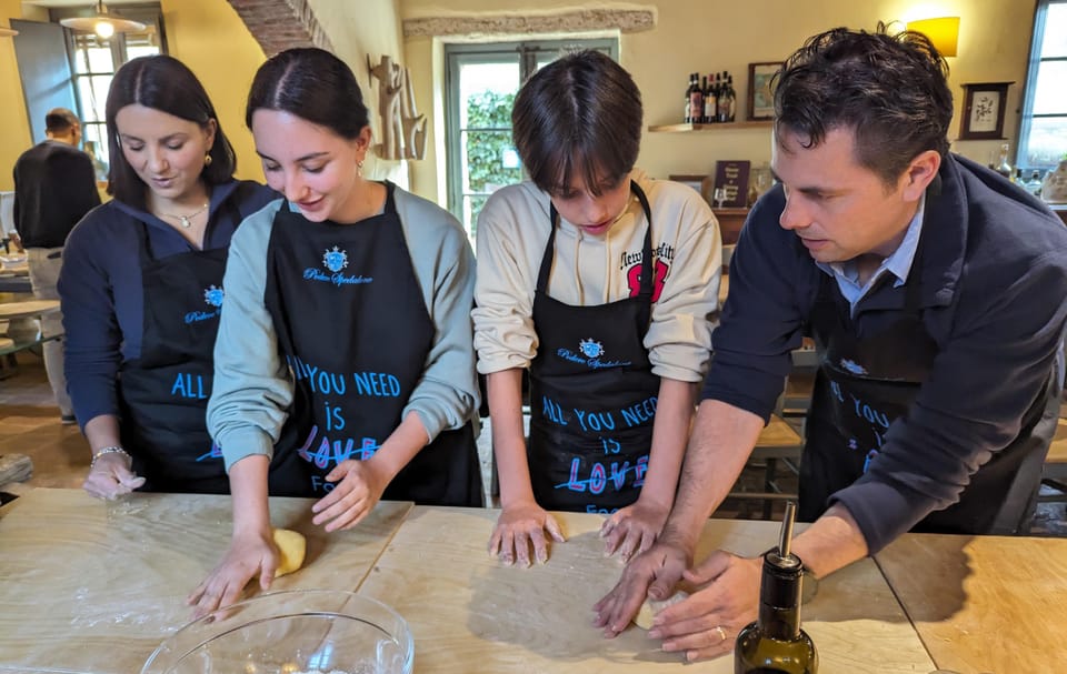 Pienza: Tuscan Cooking Class of Homemade Pastas and Cantucci - Wine and drinks: plan for what’s not included