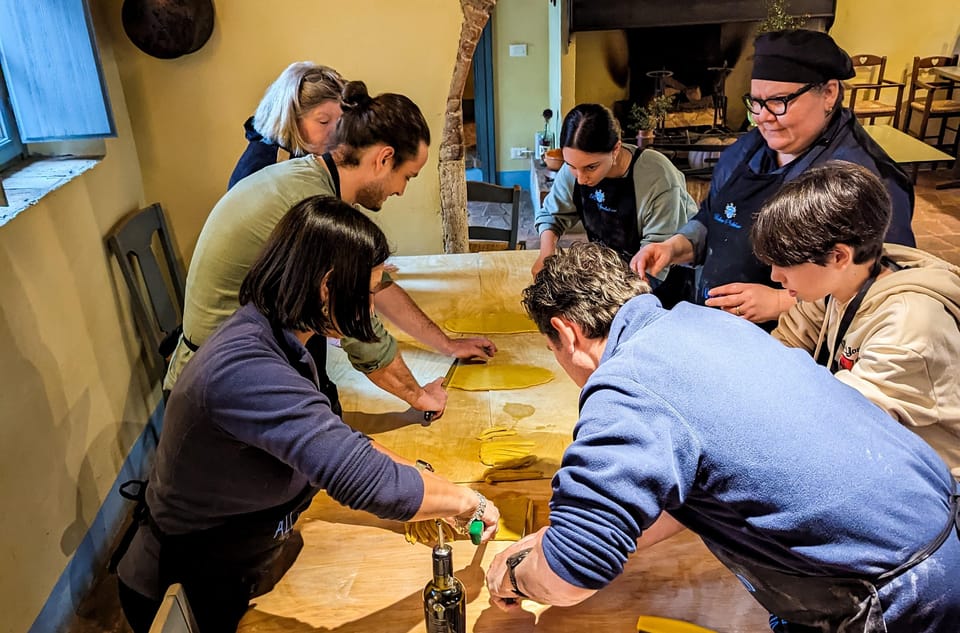 Pienza: Tuscan Cooking Class of Homemade Pastas and Cantucci - Should you book Podere Spedalone’s pasta and cantucci class?