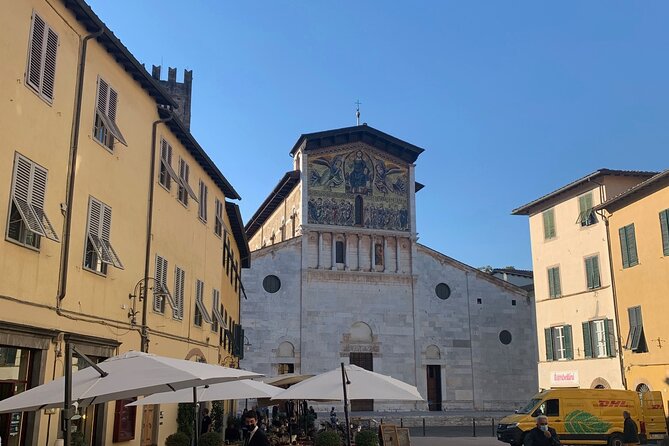 Pisa, Lucca and Tuscany Tour from Livorno - Piazza Anfiteatro and Lucca wandering time