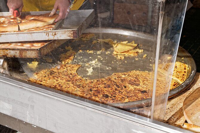 Pisa’s Ultimate Food Tour: Full Tuscan Meal by Do Eat Better - The guide factor: why small-group tips can matter more than you think
