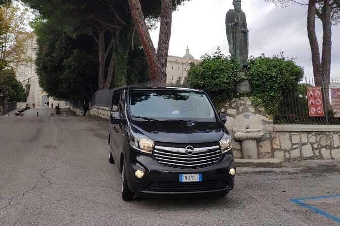 Private Departure Transfer: Tuscany Hotels to Rome Fiumicino Airport or Rome Hotels - Pickup in Tuscany: meeting your driver without the scramble