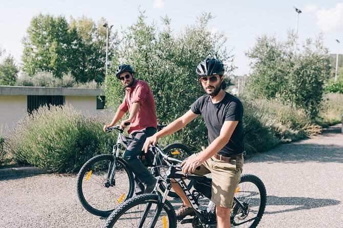 Private E-bike Tour in Chianti from Florence - Getting to Piazza della Repubblica: start time, pickup, and an easy landing