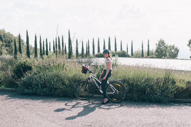 Private E-bike Tour in Chianti from San Gimignano - Stop 3 at Via delle Volte: switching from biking to medieval wandering