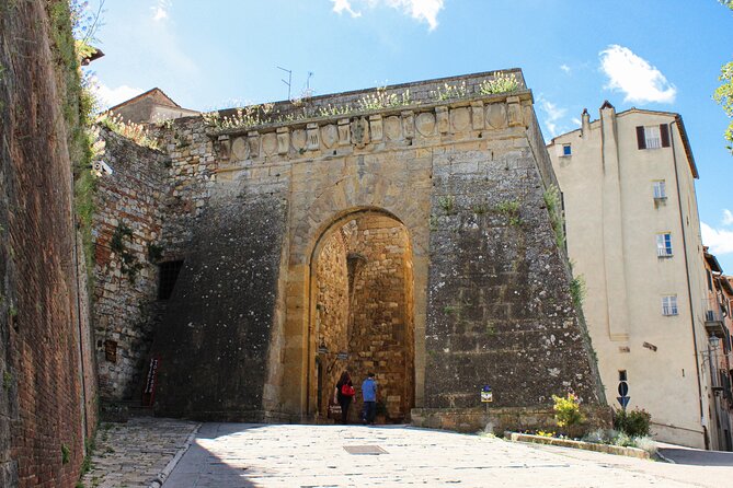 Private Guided Tour of Montepulciano with wine tasting - Piazza Grande to panoramic viewpoints (what you’ll notice first)