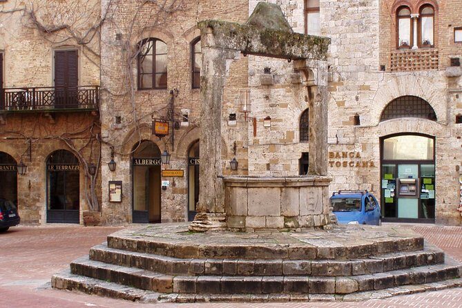 Private Tour in San Gimignano - Palazzo Pubblico and Torre Grossa: the 54-meter view option