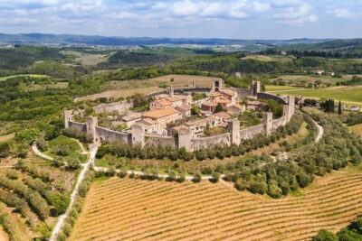 Private Tour to Tuscan Jewels in one day:Siena, Monteriggioni, S.Gimignano, Pisa - Piazza del Campo: The Medieval Civic Center With the Right Atmosphere