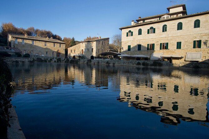 Private Tuscany Wine Country Day Trip from Rome with Lunch - Pienza: UNESCO design, Pope Pius II, and pecorino sampling